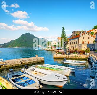 Centre historique de la ville de Perast à Baie de Kotor, Monténégro en été Banque D'Images