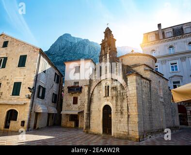 Église de saint Luc dans la vieille ville de Kotor Banque D'Images