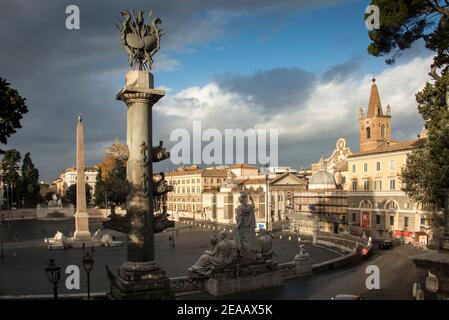Ambiance matinale sur la Piazza del Popolo, Rome Banque D'Images