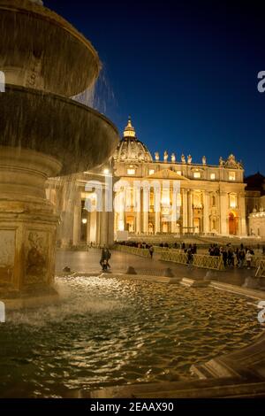 Ambiance nocturne sur le Tibre, Rome Banque D'Images