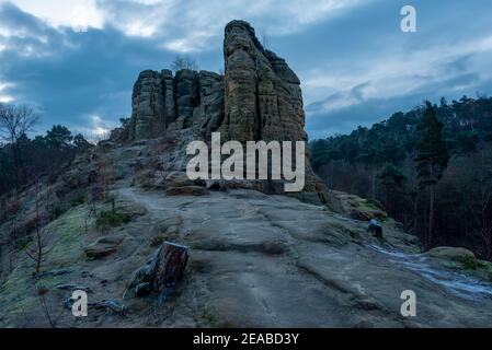 Allemagne, Saxe-Anhalt, Halberstadt, Klusfelsen dans le Klusberge, chaîne de montagnes dans le Vorharz avec grottes de grès. Banque D'Images