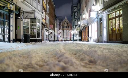 Hanovre, Allemagne. 09e février 2021. La neige couvrait les rues du centre-ville. Crédit : OLE Spata/dpa/Alay Live News Banque D'Images