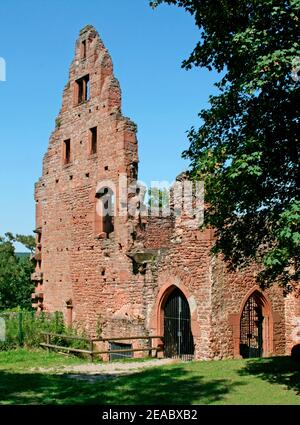 Les ruines du monastère de Limbourg au-dessus du district de Grethen à Isenbachtal, près de Bad Dürkheim, détail: Bâtiment du couvent, paroi arrière du dortoir, Rhénanie-Palatinat, Allemagne Banque D'Images