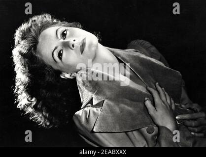 1937 , USA : l'actrice GRETA GARBO en CAMILLE ( Margherita Gautier ) de George Cukor , du roman d'Alexandre Dumas fils - FILM - FILM - CINÉMA - PORTRAIT - cheveux longs - capelli lunghi --- Archivio GBB Banque D'Images