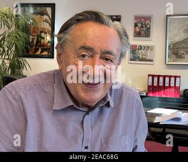 Wien, Autriche. 05 février 2021. Richard 'Körtel' Lugner parle lors d'une interview dans son bureau. Même si sa grande apparition au Vienna Opera ball est annulée cette fois à cause de Corona, Richard 'Martel' Lugner n'est que partiellement triste. (À dpa 'Lugner sans Opera ball et partenaire - Grands plans pour 2022') Credit: Matthias Röder/dpa/Alay Live News Banque D'Images