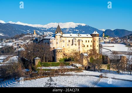 Château de Prößels du village de Presule dans le Tyrol du Sud. Europe, Italie, Trentin-du-Sud-Tyrol, province de Bolzano, Presule Banque D'Images