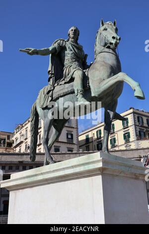 Napoli - Statua equestre di Carlo di Borbone sur la Piazza Plebiscito Banque D'Images