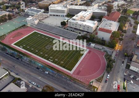 Une vue aérienne de la piste de Belmont High School, le lundi 8 février 2021, à Los Angeles. Banque D'Images