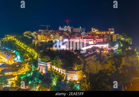 Vue nocturne de la vieille ville de Monaco Banque D'Images