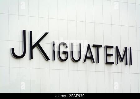 JK Iguatemi Shopping Mall sur AV. Le président Juscelino Kubitschek à Faria Lima, un riche quartier d'institutions financières et d'entreprises commerciales à Banque D'Images