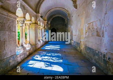 Couloir intérieur au monastère saint paul de mausole France Banque D'Images