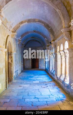 Couloir intérieur au monastère saint paul de mausole France Banque D'Images