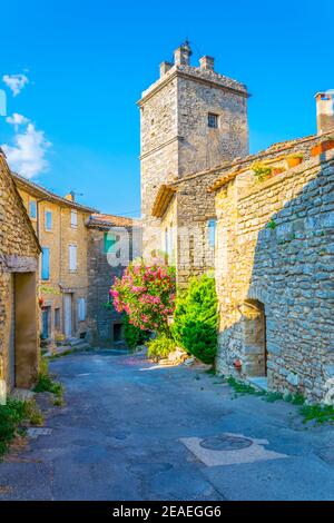 Vue sur le village de Saignon en France Banque D'Images