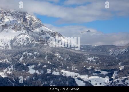 Toujours en attente du départ de la course à Cortina d'Ampezzo pour la femme SG pendant 2021 FIS Alpine World SKI Championships - Super géant - hommes, ski alpin à Cortina (BL), Italie, février 09 2021 Banque D'Images