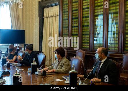 Rome, Italie. 09e février 2021. Rome, délégation d'Italia Viva à la fin de la réunion avec Mario Draghi photo: Maria Elena Boschi, Matteo Renzi, Teresa Bellanova, Davide Faraone crédit: Agence de photo indépendante/Alamy Live News Banque D'Images