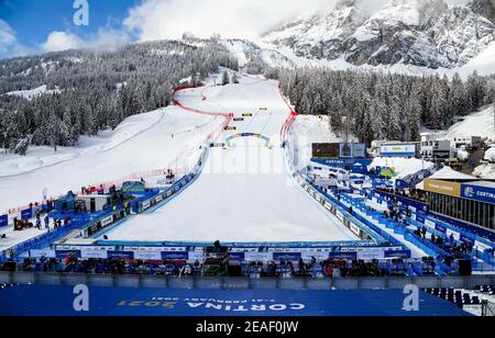 Cortina (BL, Italie. 9 février 2021. Cortina (BL), Italie, Vertigine, 09 février 2021, attente est plus de femmes SG est prêt à commencer à Cortina d'Ampezzo lors des Championnats du monde DE SKI alpin 2021 FIS - Super géant - hommes - course de ski alpin crédit: Luca Tedeschi/LPS/ZUMA Wire/Alamy Live News Banque D'Images