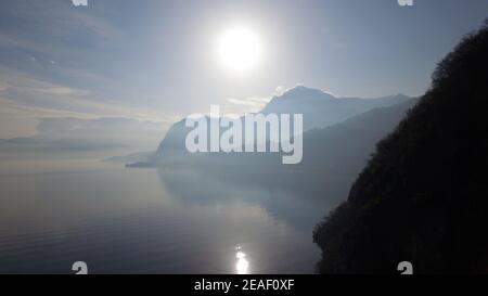 Vue aérienne sur le lac de Côme, Italie Banque D'Images