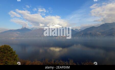 Vue aérienne sur le lac de Côme, Italie Banque D'Images