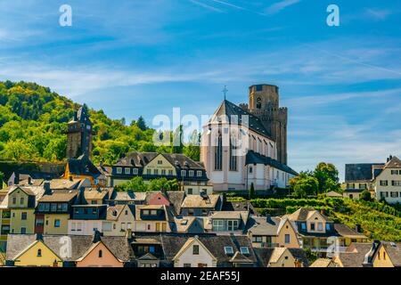 Église Saint-Martin et Kath. Jugendheim - ancien orphelinat d'Oberwesel, Allemagne Banque D'Images