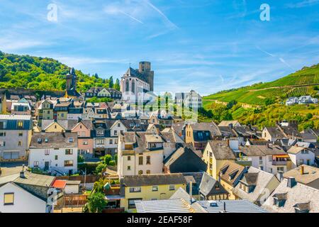 Paysage urbain avec église Saint Martin à Oberwesel, Allemagne Banque D'Images