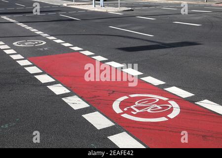 Ville de Bochum en Allemagne. Passage à niveau de la rue Bicycle Path. Banque D'Images