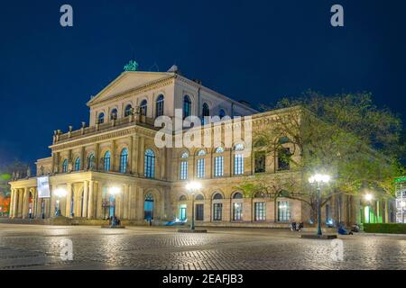 Vue de nuit de l'opéra national de Hanovre, en Allemagne Banque D'Images