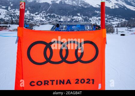 Cortina d'Ampezzo, Italie 09 février 2021. Une vue générale pendant les Championnats du monde de ski alpin FIS Super G féminin - course annulée - le 9 février 2021 à Cortina d'Ampezzo Italie. Credit: MAURO DALLA POZZA/Alamy Live News Banque D'Images