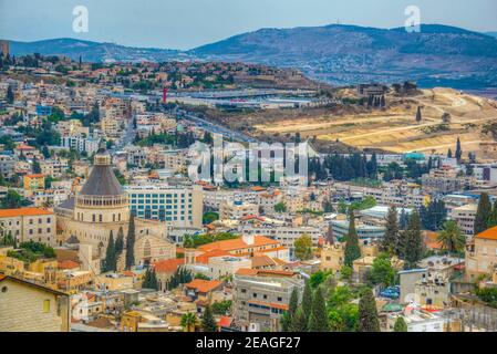 Paysage urbain de Nazareth avec basilique de l'annonce, Israël Banque D'Images