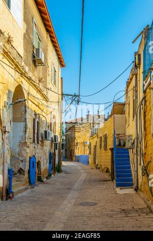 Vue sur une rue étroite à Tssfat/Safed, Israël Banque D'Images