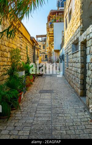 Vue sur une rue étroite à Tssfat/Safed, Israël Banque D'Images