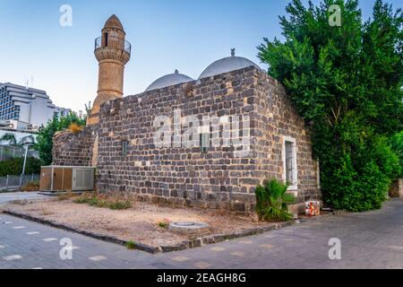 Vue sur le coucher du soleil de la mosquée al bahr à Tiberias, Israël Banque D'Images