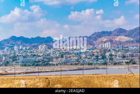 Eilat vu derrière des salins, Israël Banque D'Images