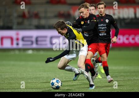 09-02-2021: Voetbal: Excelsior v vitesse: Rotterdam ROTTERDAM, PAYS-BAS - FÉVRIER 9: Daan Huisman de vitesse, Julian Baas d'Excelsior pendant le Banque D'Images