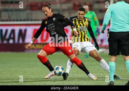 09-02-2021: Voetbal: Excelsior v vitesse: Rotterdam ROTTERDAM, PAYS-BAS - FÉVRIER 9: Joel Zverrues d'Excelsior, Danilho Doekhi de vitesse pendant le Th Banque D'Images