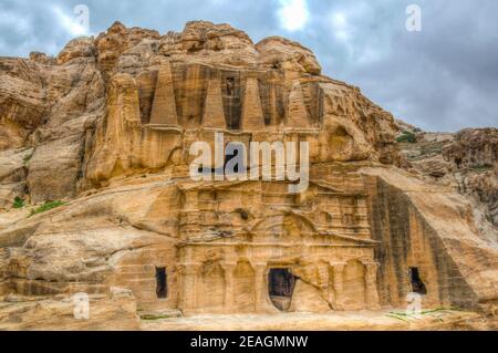 Obélisque tombeau et Bab comme Siq Triclinium à Petra, Jordanie Banque D'Images
