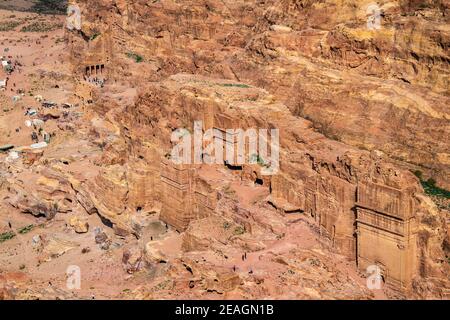 Vue aérienne des tombeaux royaux de Petra, en Jordanie Banque D'Images