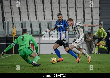 Turin, Italie. 09e février 2021. Turin. Match de la ligue Tim 2020/2021 de la coupe italienne. Juventus contre Inter. Allianz Stadium en photo: Dejan Kulusevski crédit: Agence de photo indépendante/Alay Live News Banque D'Images