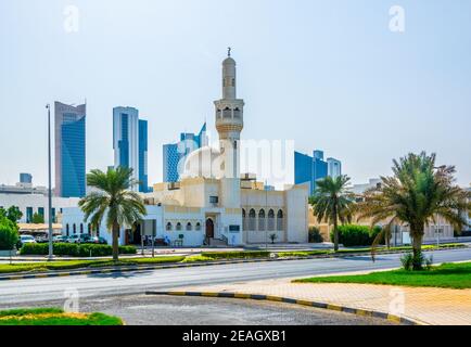 Vue sur une mosquée au Koweït. Banque D'Images