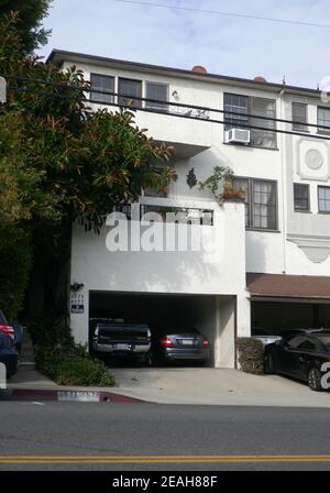 West Hollywood, Californie, États-Unis 9 février 2021 UNE vue générale de l'atmosphère de l'actrice Shelley Winter et de l'actrice Marilyn Monroe ancienne résidence/maison au 8575 1/2 Holloway Drive, et complexe d'appartements où Sal Mineo a vécu et a été assassiné le 12 février 1976, le 9 février 2021 à West Hollywood, Californie, États-Unis. Photo par Barry King/Alay stock photo Banque D'Images