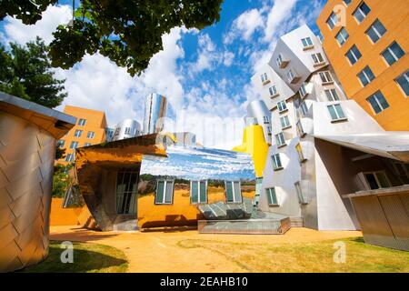 Massachusetts Institute of Technology (MIT) Ray and Maria Stata Center and campus, Cambridge, Massachusetts ma, États-Unis. Banque D'Images