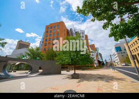 Massachusetts Institute of Technology (MIT) Ray and Maria Stata Center and campus, Cambridge, Massachusetts ma, États-Unis. Banque D'Images