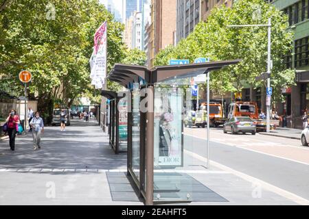 York Street dans le centre-ville de Sydney et arrêt de bus wynyard, quartier des affaires de Sydney, Australie Banque D'Images