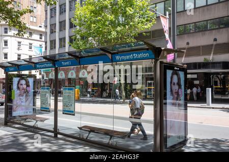 Gare routière de Sydney, arrêt de bus Wynyard sur York Street dans le centre-ville de Sydney, Nouvelle-Galles du Sud, Australie Banque D'Images