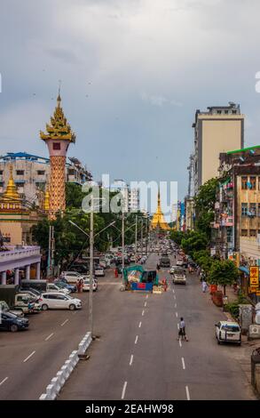 Les rues de Yangon Myanmar Birmanie Asie du Sud-est Banque D'Images