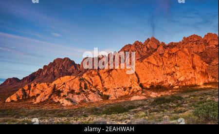 Montagnes d'orgue au coucher du soleil, vue depuis Dripping Springs Road, près de Las Cruces, Nouveau-Mexique, États-Unis Banque D'Images