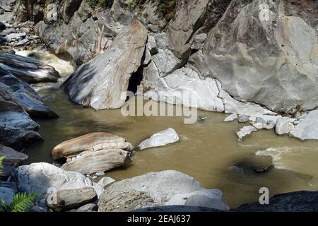 Randonnée sur le sentier des gorges de la vallée de Passeier entre Moos et St. Leonhard Banque D'Images