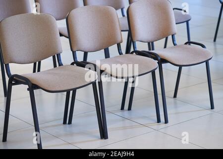 Rangées de chaises Banque D'Images