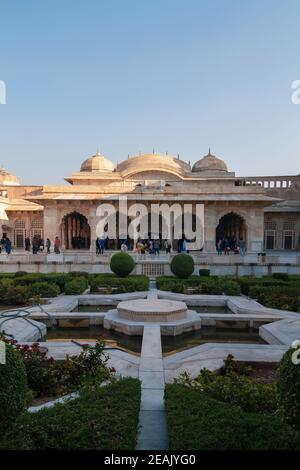 Vue verticale d'UN Diwan-i-Khas à l'intérieur du fort Amer. Banque D'Images