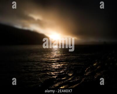 Coucher de soleil sur la mer - TromsÃ¸ Banque D'Images