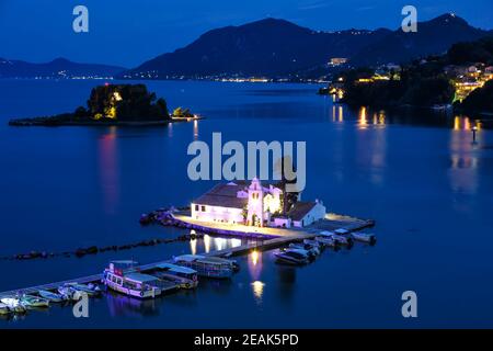 Corfou Grèce Vlachernon Vlacherna soirée église Kanoni voyage île Banque D'Images